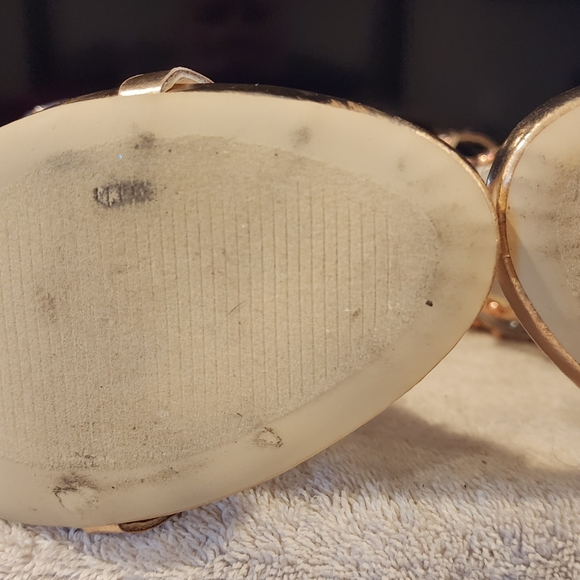 Heels - Picture 6 of 6